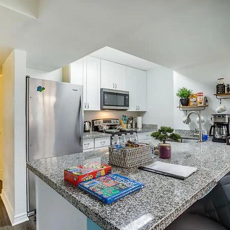 Lovely Comfort Uptown Condo For Houston Trip. Exterior photo