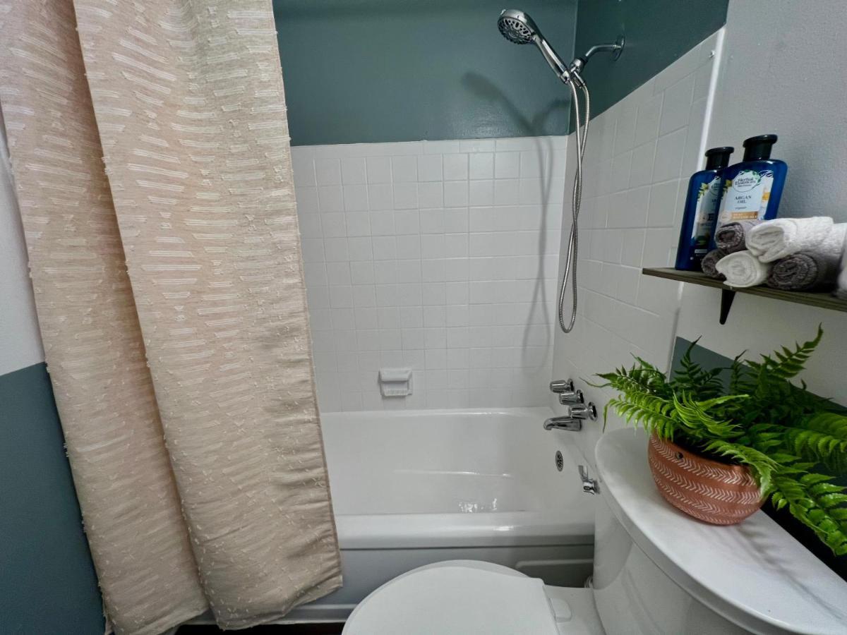 Lovely Comfort Uptown Condo For Houston Trip. Exterior photo