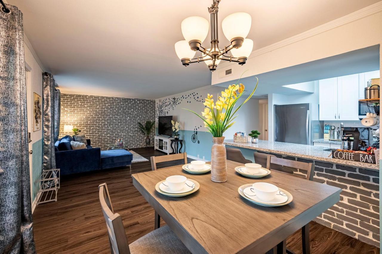 Lovely Comfort Uptown Condo For Houston Trip. Exterior photo